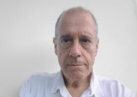 “Um poema é um texto em que tudo pode ser relevante”